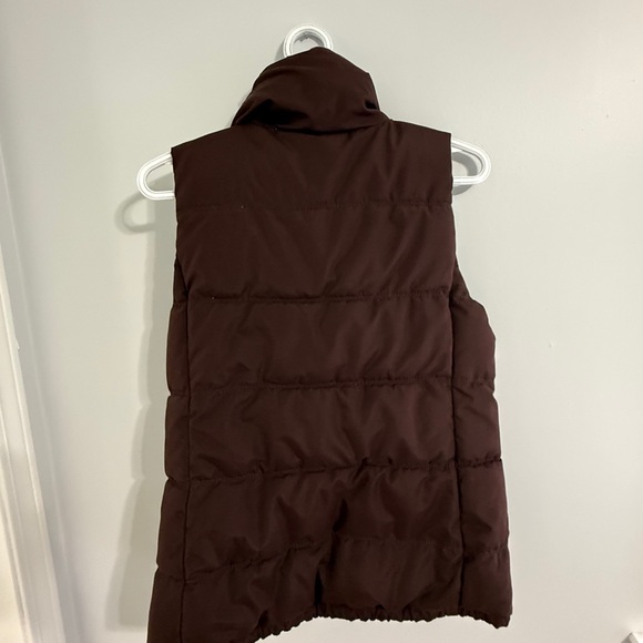 Old Navy Chocolate Puffer Vest Small VGUC - Picture 3 of 3